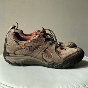 Merrell Gore-Tex & Vibram Soles Performance Shoes Women’s size 10